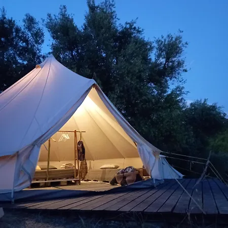 Shauri Glamping Luxury tent